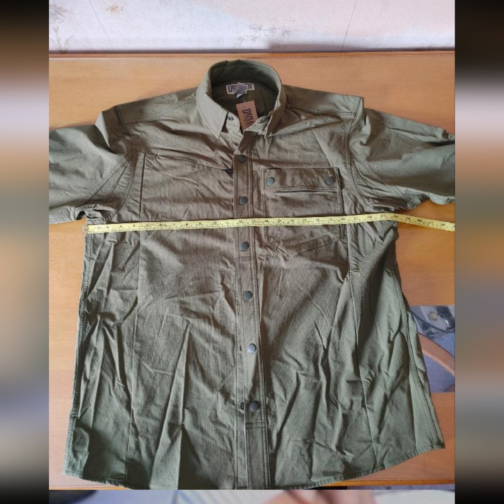 NWT Duluth Trading Co water resistant nylon snap button over-shirt
